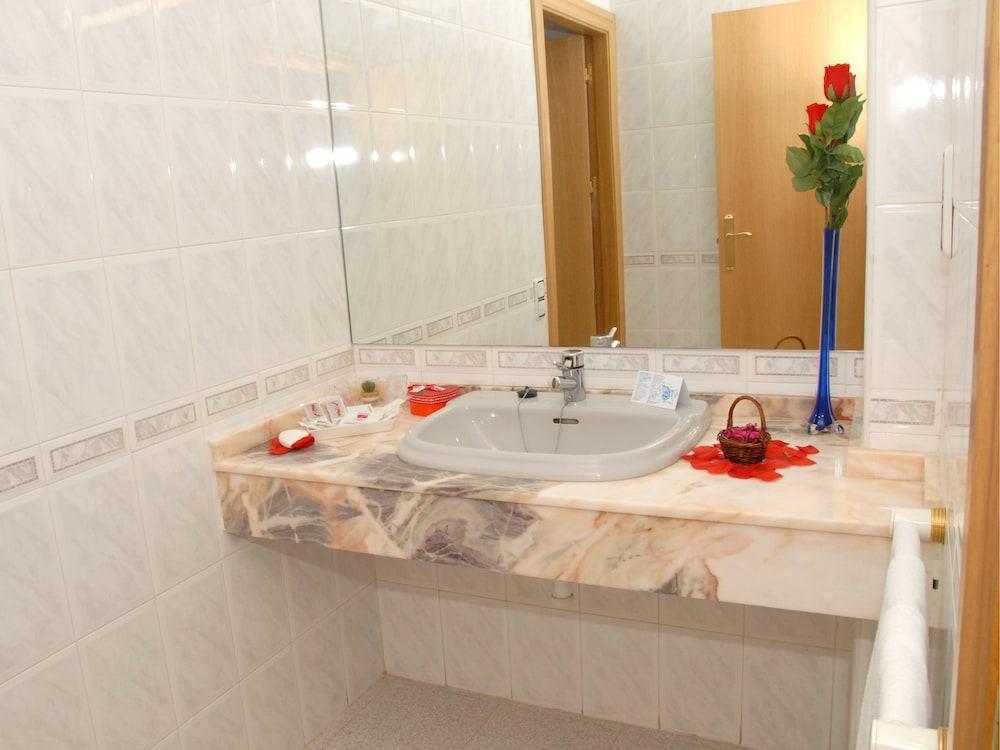 La Imperial Hotel Luceni Kültér fotó